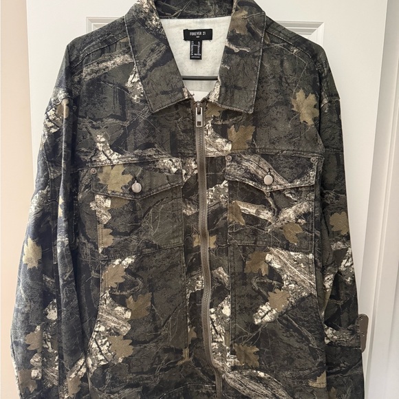Forever 21 Other - Forever 21 Men's Leaf Pattern Military Jacket
